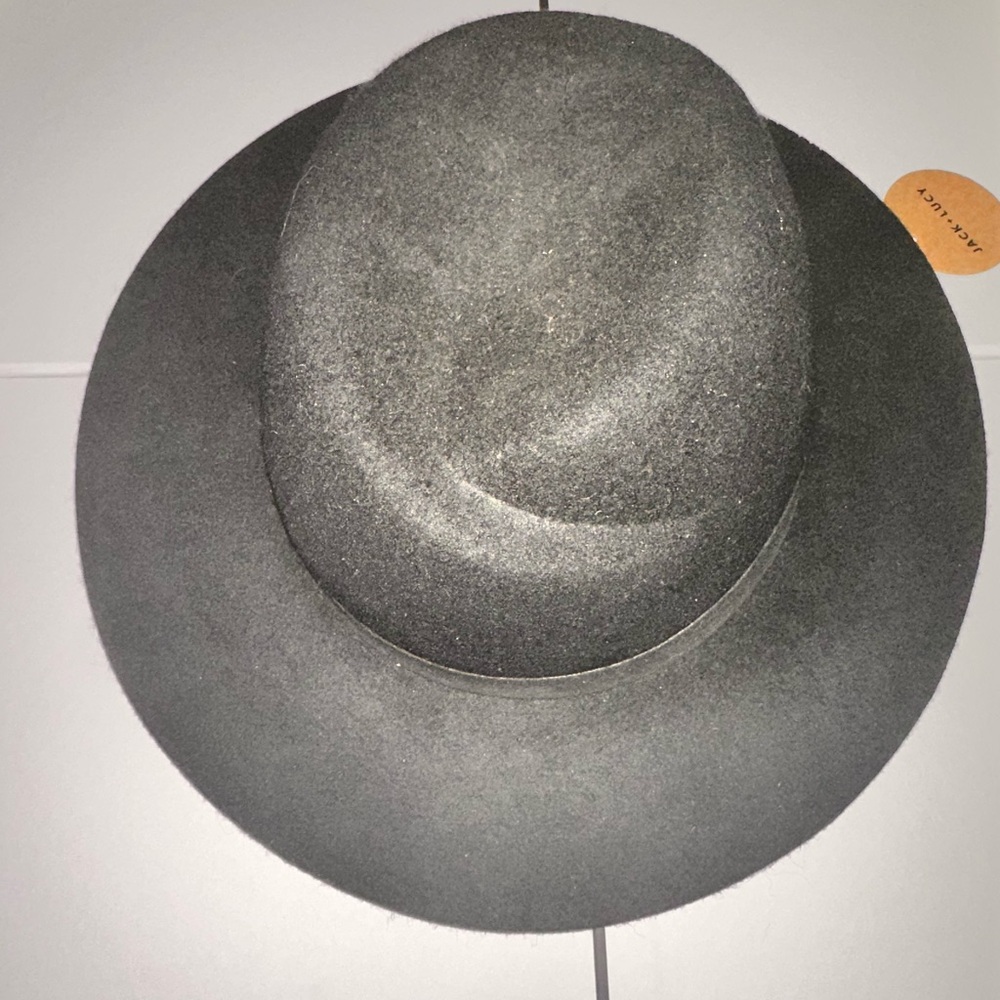 Stylish Black Wide-Brim Hat
